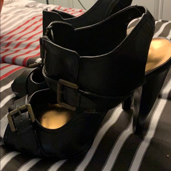 Steve Madden heels - Picture 2 of 3